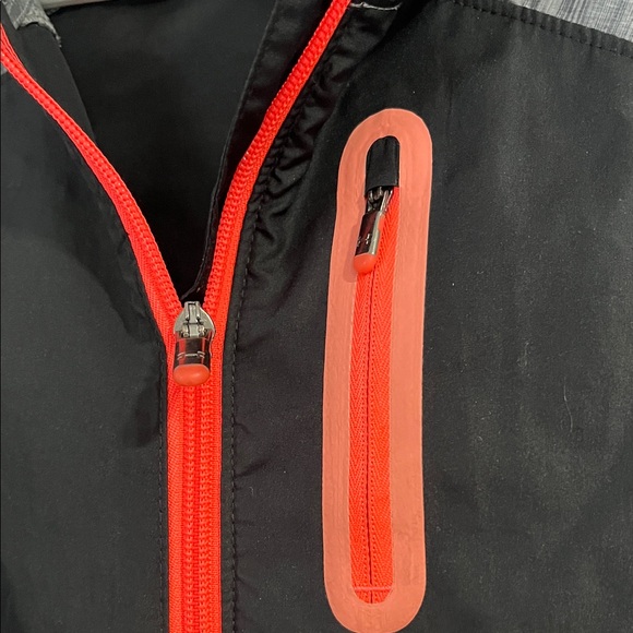 Woman’s Under Armour Jacket in Black and Gray with Neon Pink Details Medium - Picture 4 of 9